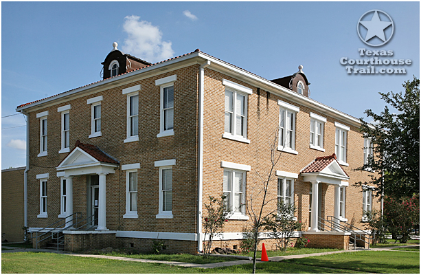 McMullen County Courthouse