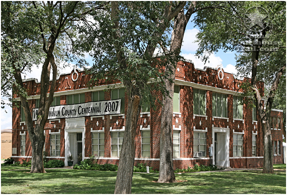 Yoakum County Courthouse